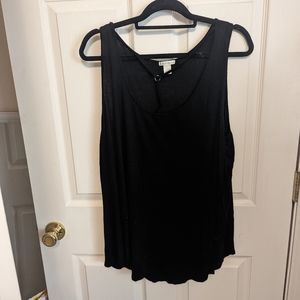 Black tanktop